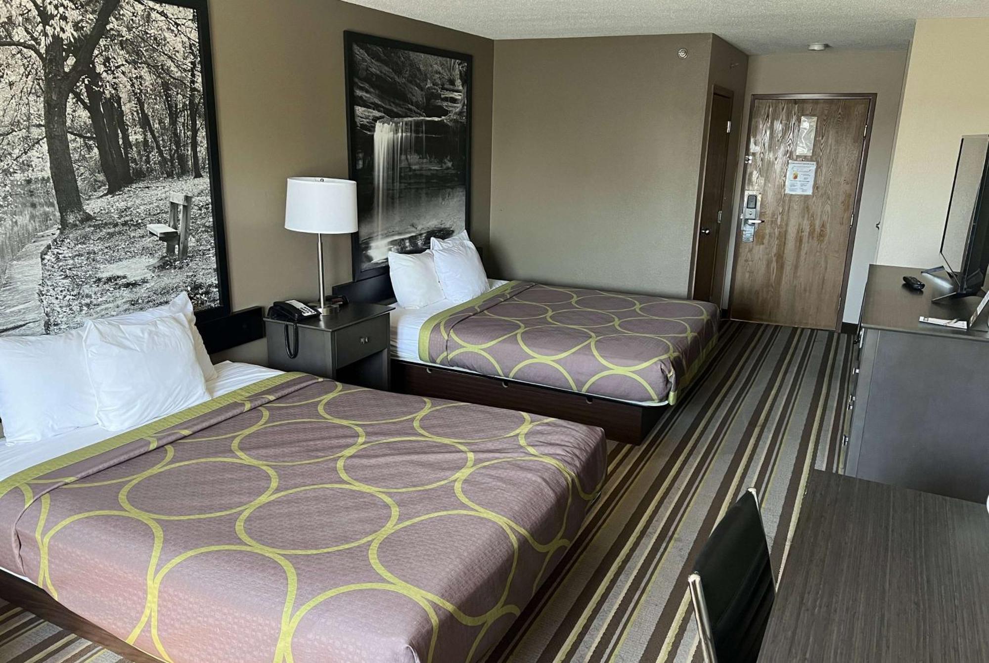 Super 8 By Wyndham Yorkville Esterno foto
